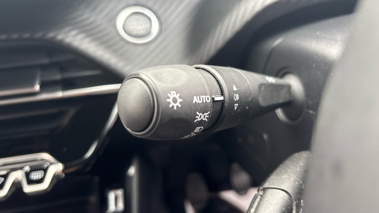 Peugeot 208 1.2 PureTech Active Premium + 5dr Petrol Hatchback